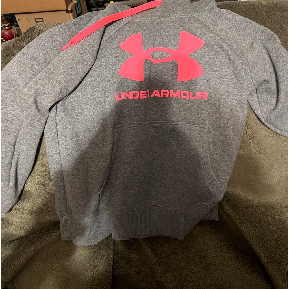 Size small under armor. Great condition